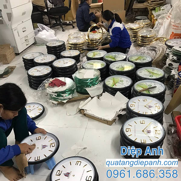 xưởng sản xuất đồng hồ tại Hà Nội