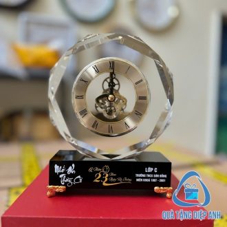 đồng hồ pha lê để bàn