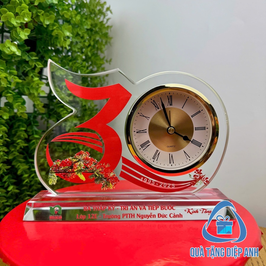 đồng hồ pha lê để bàn đồng hồ pha lê để bàn