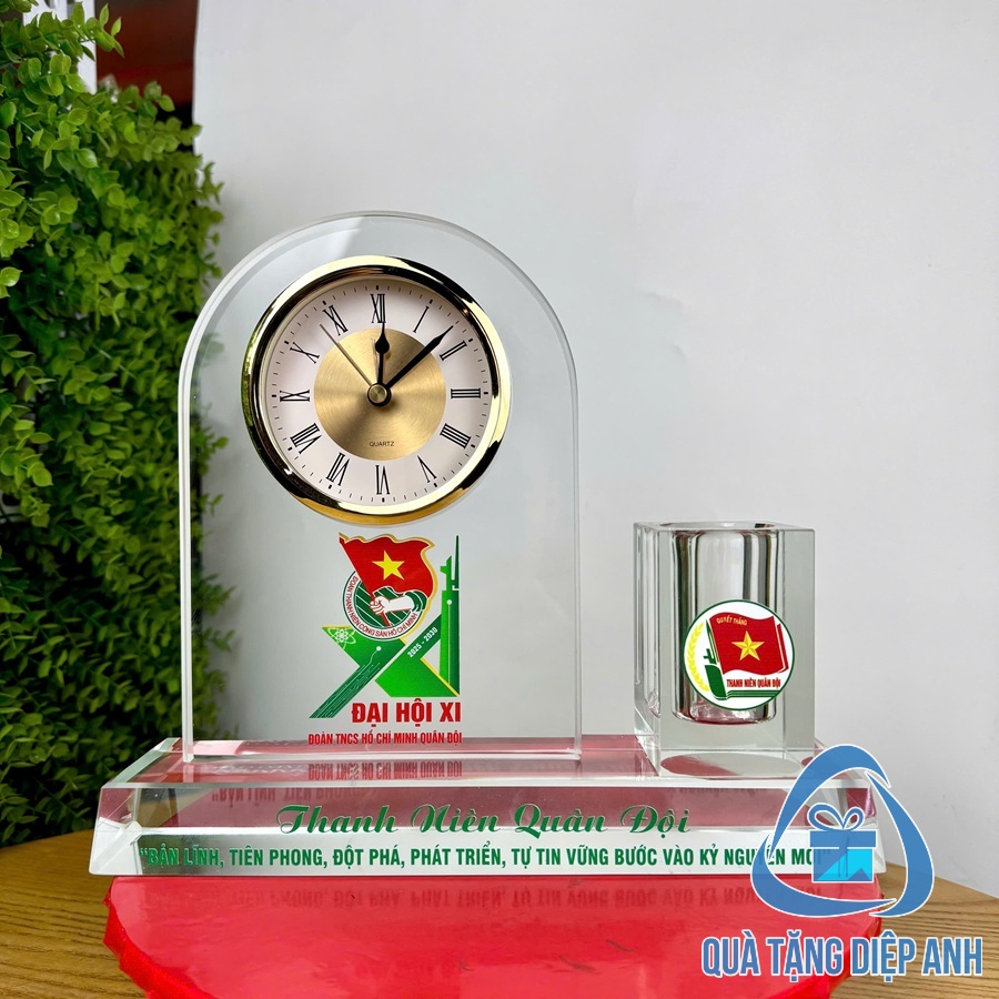 bộ đồng hồ để bàn pha lê